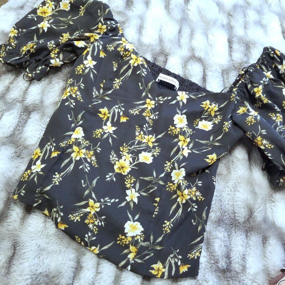 Floral Corset-Style Puff Sleeve Blouse - Black (XS) - ABERCROMBIE & FITCH